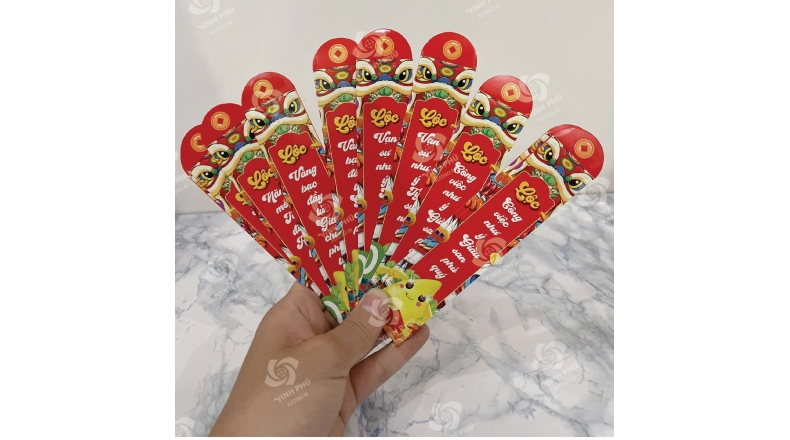 Lì xì gieo quẻ in theo yêu cầu